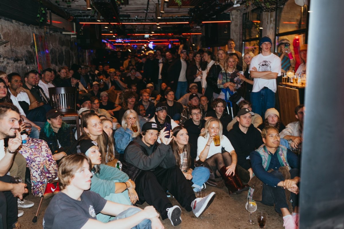 Flat Earth - Oslo Premiere