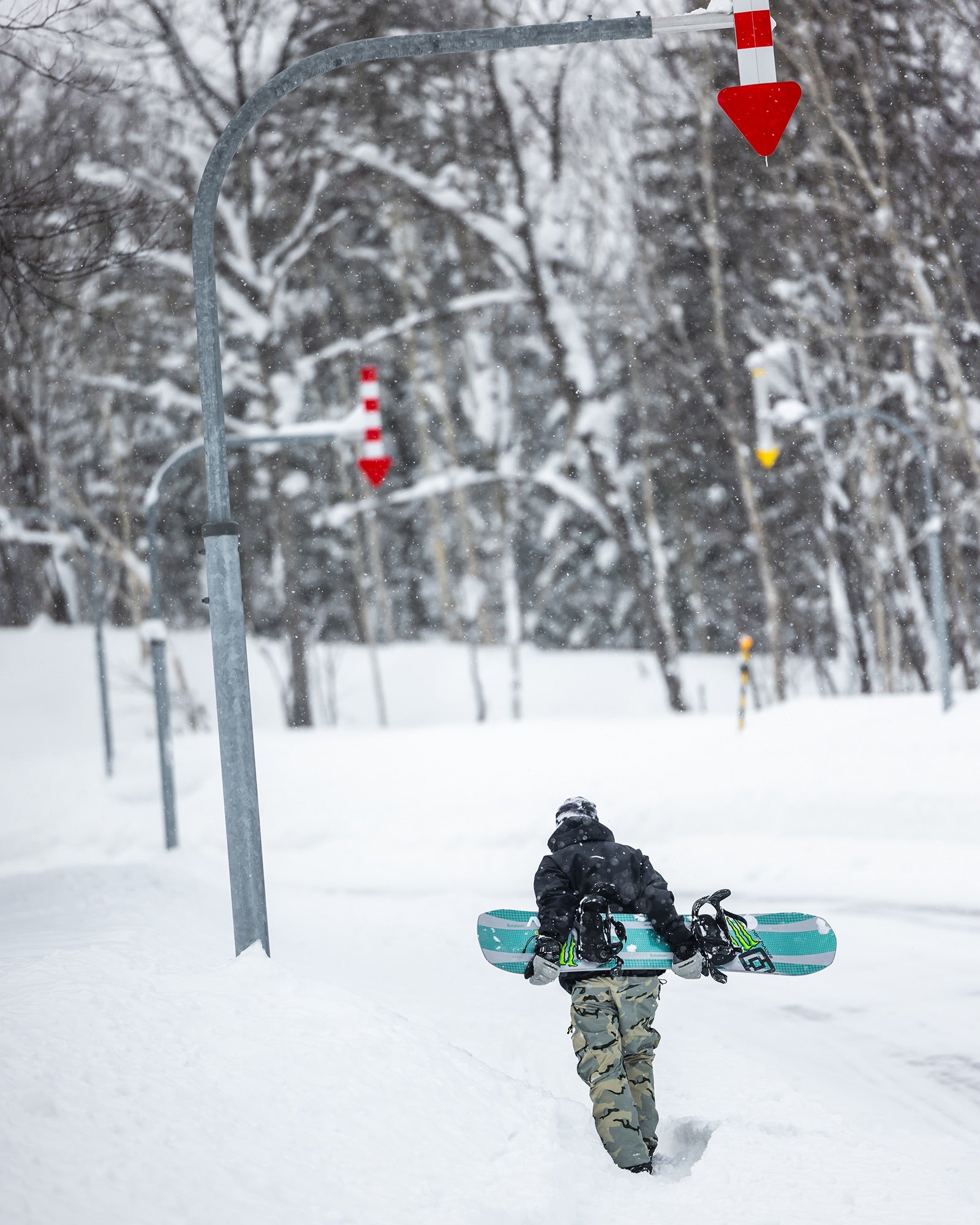 Goliath Men's Snowboard