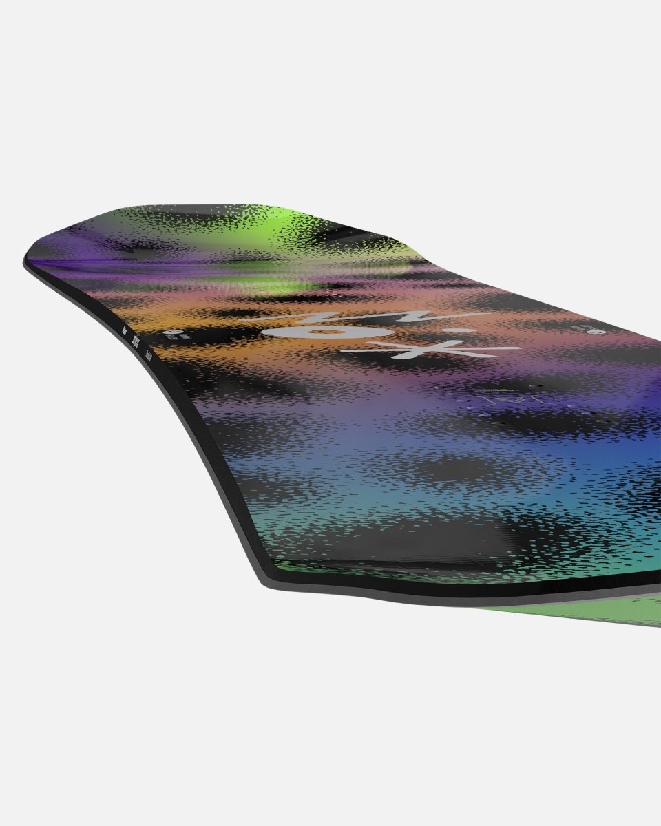 Men snowboard in multicolor. FunKink 2025 | Bataleon Snowboards™ 2025.