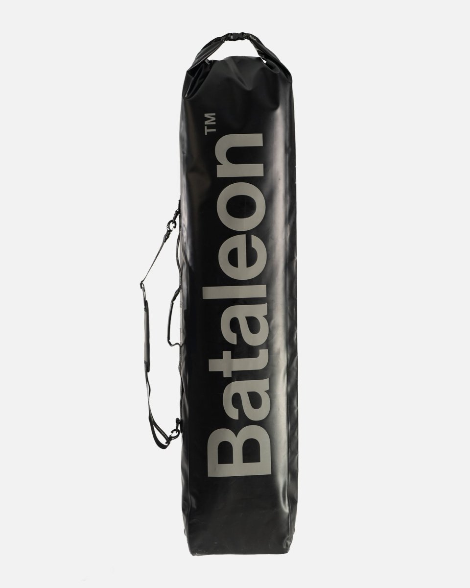 Bataleon snowboard sleeve in black. Getaway Rollup Bag 2025 | Bataleon Snowboards™ 2025.