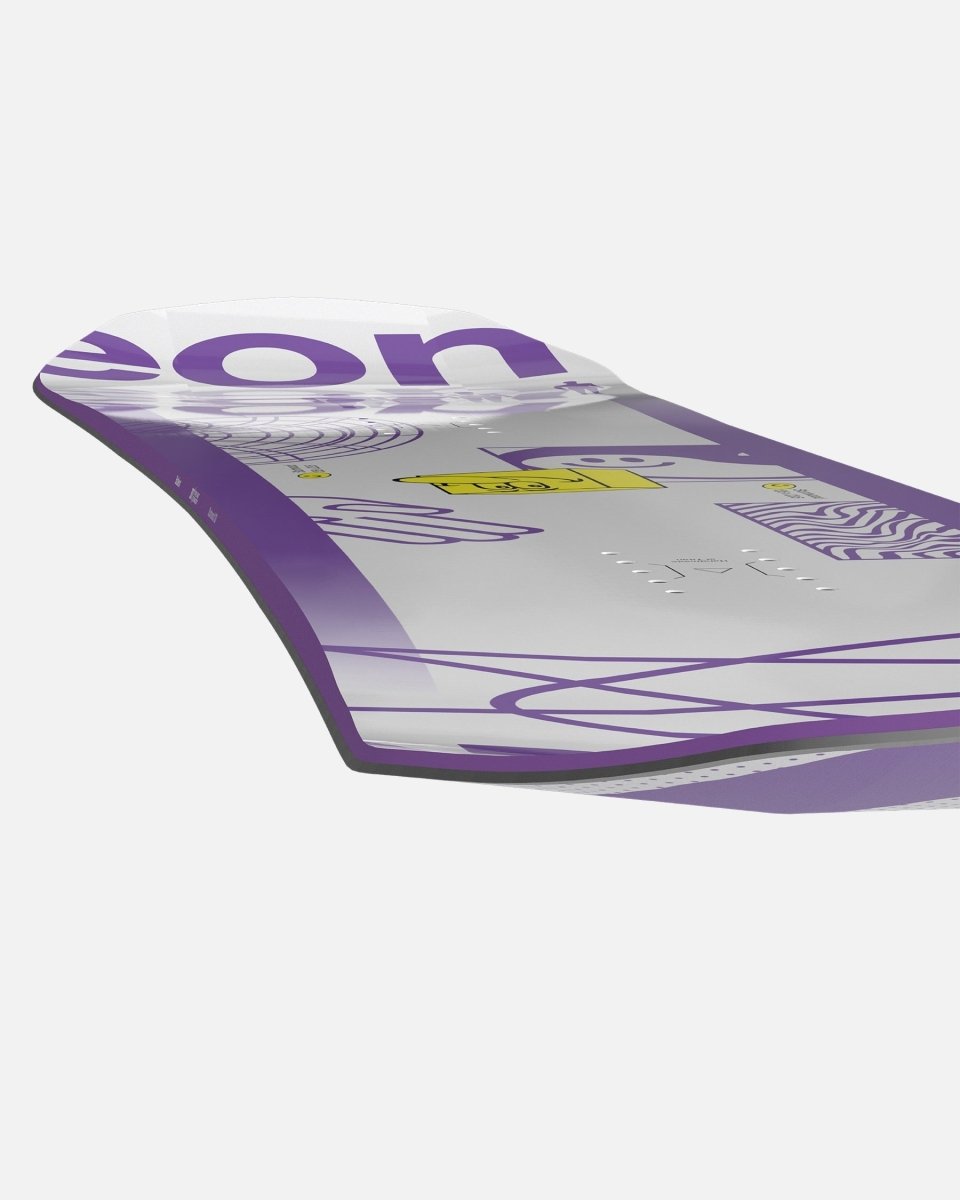 Kids beginner snowboards in purple and white. Stuntwood 2025 | Bataleon Snowboards™ 2025.