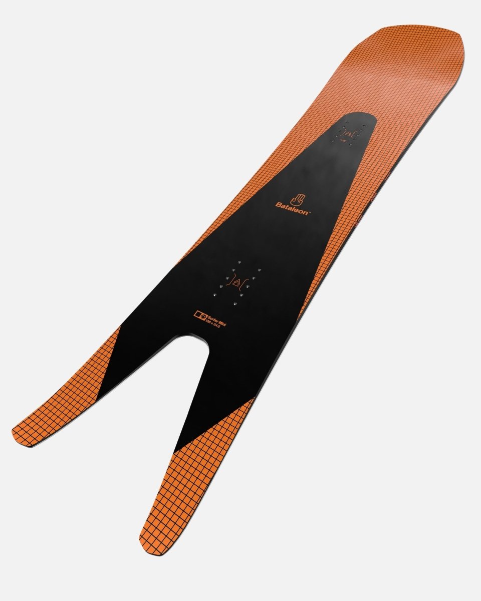 Youth snowboards in orange and black. Surfer Mini 2025 | Bataleon Snowboards™ 2025.