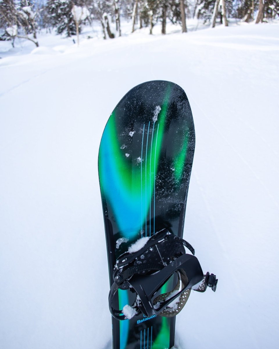 Bataleon men's snowboards 2025 in multicolor. ThunderStorm 2025 | Bataleon Snowboards™